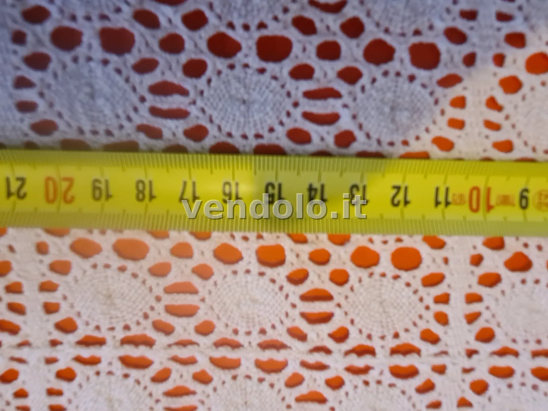 Copriletto matrimoniale all’uncinetto fatto a mano – 220×240 cm – modello Mani di Fata